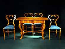 Detail images: Satz von sechs Biedermeier-Stühlen mit einem Tisch