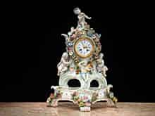 Detailabbildung: Grosse Meissener Porzellan-Uhr auf separatem Sockel
