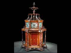 Detailabbildung:  Äußerst seltenes Karussell -Möbel des 19. Jahrhunderts
