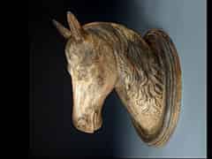 Detailabbildung:  Pferdekopf in Terrakotta