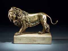 Detail images:  Bronzefigur eines stehenden Löwen