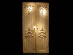 Detailabbildung:  Paar fein geschnitzte Türen in der Art Francois Cuvilliés