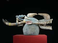 Detailabbildung:  Große Senufo-Tanzaufsatz-Maske mit Krokodilmaul und Antilopenhörnern