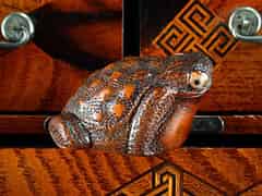 Detail images:  Netsuke einer Kröte