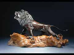 Detail images:  Große Bronze eines Löwen