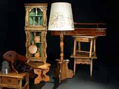 Detailabbildung:  Große hölzerne barocke Stehlampe