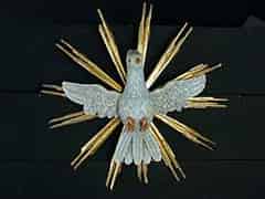 Detail images:  Geschnitzte Taube des Heiligen Geistes