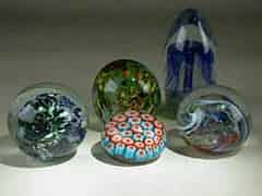 Detail images:  5 Glas-Paperweights