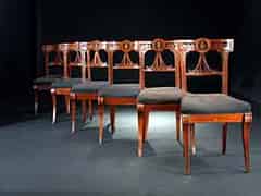 Detailabbildung: Sechs klassizistische Stühle