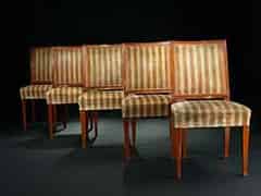 Detailabbildung:  Fünf Stil-Stühle in Louis-XVI-Formen