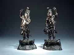 Detailabbildung: Die Zwillingsgenien Hehe und Erxian aus Bronze