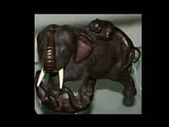 Detailabbildung:  Elefant aus Bronze