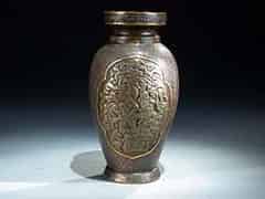 Detailabbildung:  Bronze-Vase