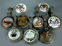 Detail images: Konvolut von neun Bierdeckeln in Zinn mit bemalten Porzellaneinsätzen