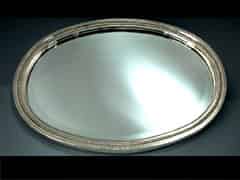 Detailabbildung: Silberner Spiegelrahmen mit geschliffenem Spiegelglas
