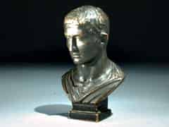 Detail images: Kleine Bronzebüste von Kaiser Augustus