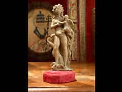 Detailabbildung: Italienische Alabasterfiguren einer Venus mit Cupido