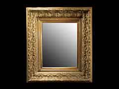 Detailabbildung: Spiegel mit vergoldetem reich profilierten Rahmen