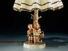 Detailabbildung: Tischlampe mit Hummelfiguren