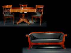 Detail images: Norddeutsch Biedermeier-Sitzgarnitur mit Tisch, Sofa, und fünf Stühle, zusammengehörig.