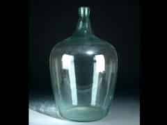 Detailabbildung: Vierkantflasche in farblosem Glas