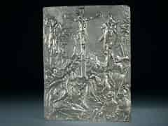 Detailabbildung: Silber-Relief mit Kreuzigungsdarstellung auf Golgatha