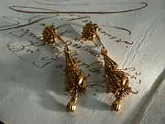 Detail images: Paar goldene Hängeohrringe