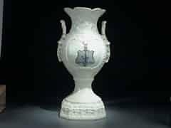 Detailabbildung: Böhmische Fayence-Vase