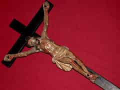 Detailabbildung: Corpus Christi auf ebonisierten Holzkreuz