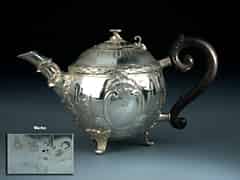 Detailabbildung: Kleine silberne Teekanne um 1770