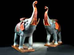 Detail images: Paar große holzgeschnitzte Elefanten