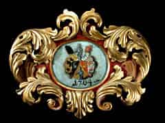 Detailabbildung: Große geschnitzte Akanthusblatt Kartusche mit Wappen