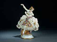 Detailabbildung: Porzellanfigurine einer Tänzerin