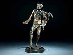 Detailabbildung:  Bronzefigur eines tanzenden Satyrs