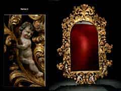Detailabbildung: Großer, barocker, geschnitzter und vergoldeter Spiegel (Abb. rechts)