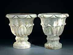 Detailabbildung:  Paar Vasen in Carrara-Marmor