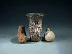 Detail images: Konvolut von drei präkolumbianischen Grabbeigaben 