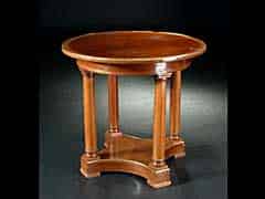 Detailabbildung: Runder Tisch im Empirestil