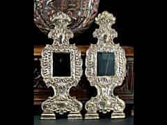 Detail images: Paar hohe, getriebene und versilberte barocke Spiegelrahmen