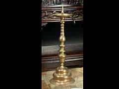 Detailabbildung: Großer, barocker Bronze-Kerzenleuchter