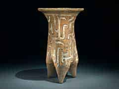 Detail images: Neolitische Vase aus dem alten China