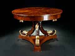 Detailabbildung: Großer runder Tisch im Empire-Stil 