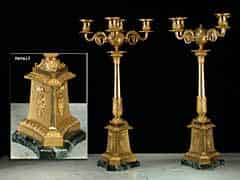 Detail images: Paar feuervergoldete Bronze-Tischkandelaber