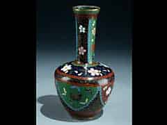 Detail images: Kleine chinesische Cloisonné-Vase
