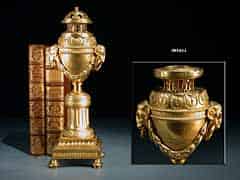 Detailabbildung: Feuervergoldeter Louis XVI-Tischleuchter