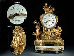 Detailabbildung: Feuervergoldete Louis XVI-Kaminuhr von Le Roy