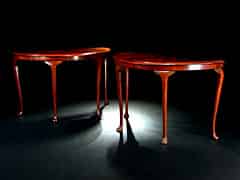 Detail images: Paar Demi-Lune Tische