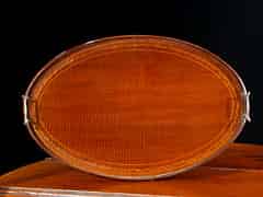 Detailabbildung: Ovales Tablett in Mahagoniholz mit stehendem Rand und zwei Tragehenkeln in Messing
