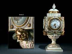 Detailabbildung: Meissner Porzellan-Tischuhr im Louis XVI-Stil