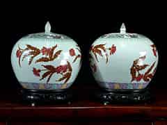 Detail images: Paar chinesische Deckelvasen